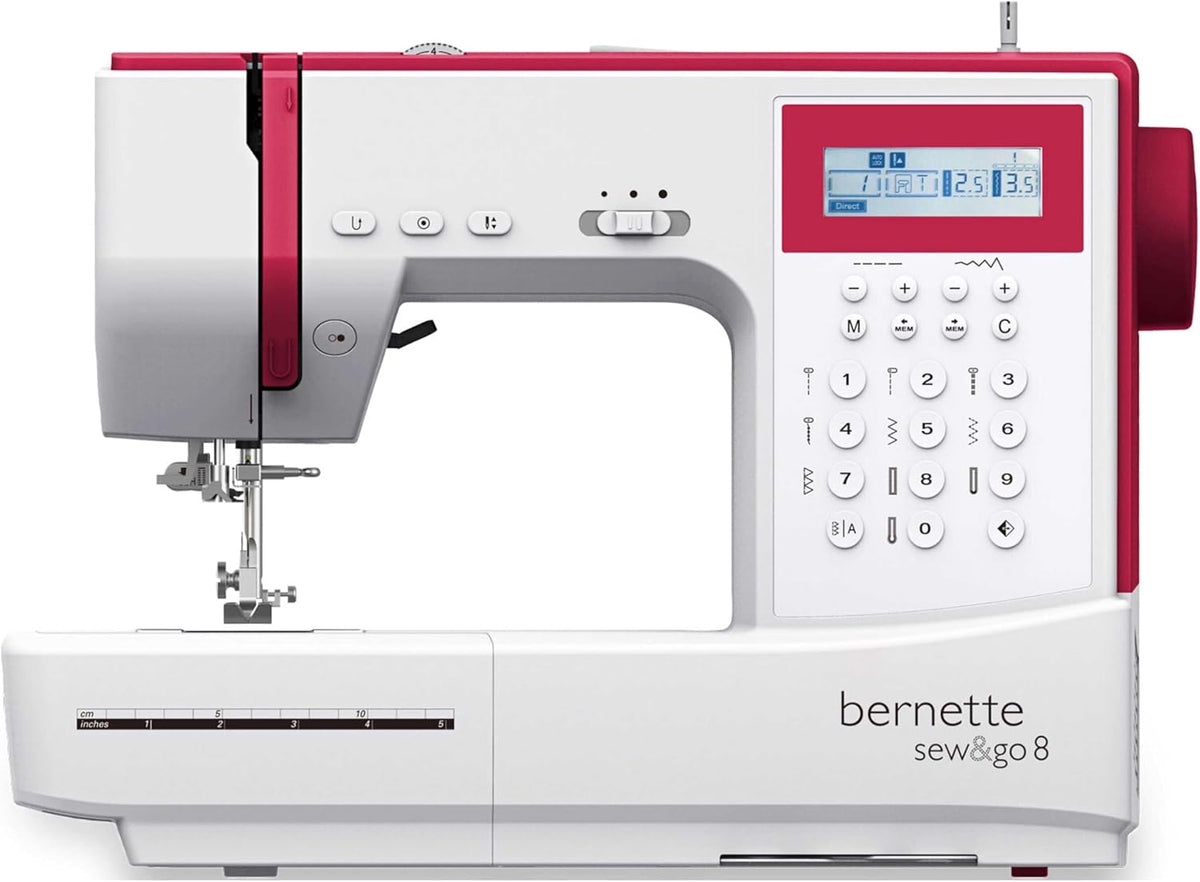 Bernette Schlitten, Weiß/Rot, Sew&GO8 - Computer-Nähmaschine mit 197 Nähprogramme, Freiarm, Multifunktionsdisplay